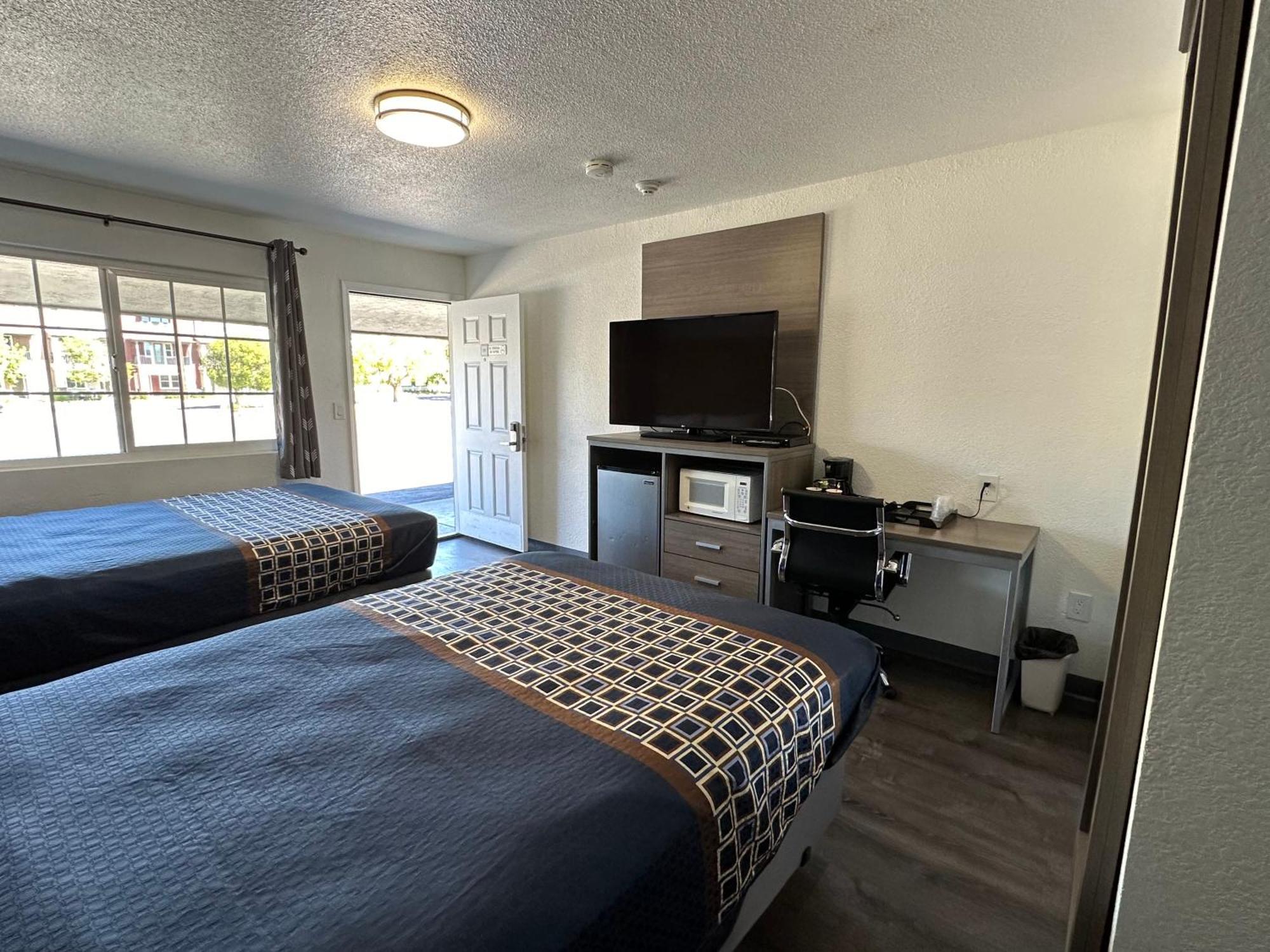 Sands Motel Ливърмор Екстериор снимка